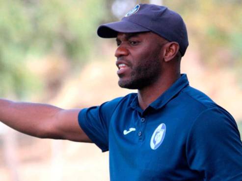 David Suazo dirigió al Carbonia de la Serie C de Italia. El “Rey David” formaría parte del equipo de Reinaldo Rueda.