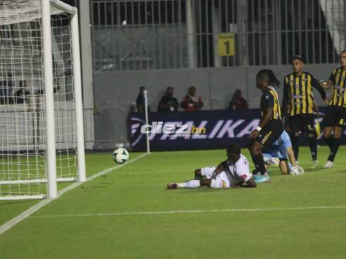 Así definió Solani Solano en el arco de Michael Perelló. FOTO: Alex Pérez.