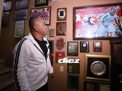 Wilmer siempre se identifica siempre con Dios y en su hogar tiene muchas frases alucivas a la biblia.