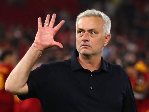 José Mourinho tomaría por primera vez las riendas de la selección de Portugal.