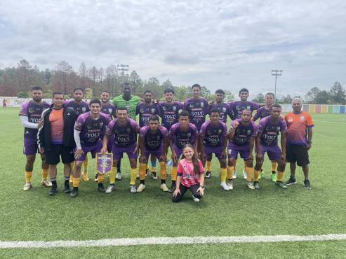 El Meluca de Campamento enfrentó a la Selección de Cuba en un partido amistoso.