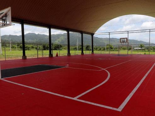Este modelo de canchas fue tomado de Estados Unidos y de Europa, pero preocupa el mantenimiento en los pueblos de Honduras. FOTO: Alex Perez.