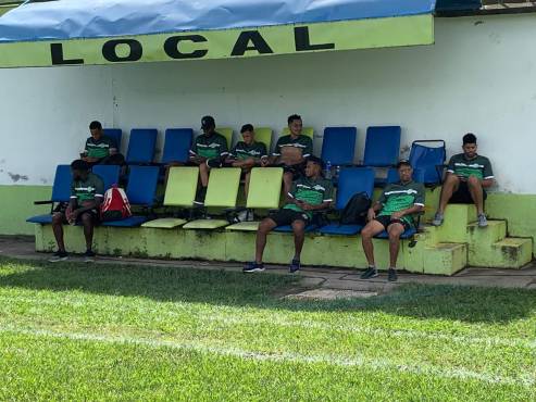 Futbolistas del Juticalpa se encuentran en el estadio.