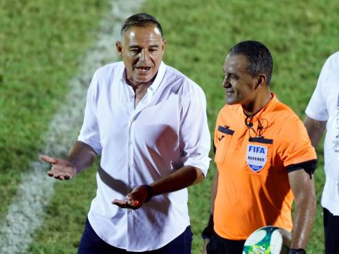 La Tota Medina dirigió en Liga Nacional en 38 juegos al Motagua, registrando 18 triunfos, 10 empates y 10 derrotas. Ganó 1 título y 1 subtítulo.