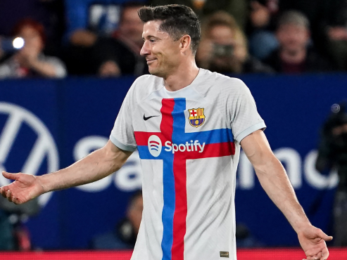 El delantero polaco lidera la tabla de goleadores en el que suma 13 anotaciones.