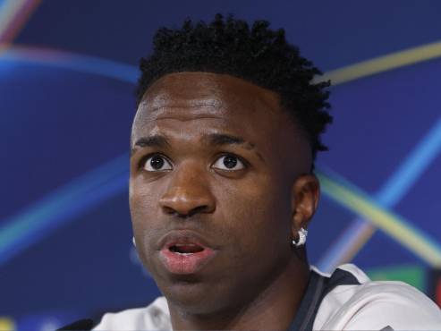 Vinicius Júnior se refirió a las ofertas desde Arabia Saudita y expresó que se siente bien en Real Madrid.