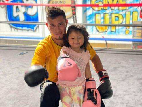 Jesús comentó que el amor por su familia es lo que lo impulsa a seguir adelante en el deporte que tanto le apasiona Foto: . Cortesía Eliab Salazar.