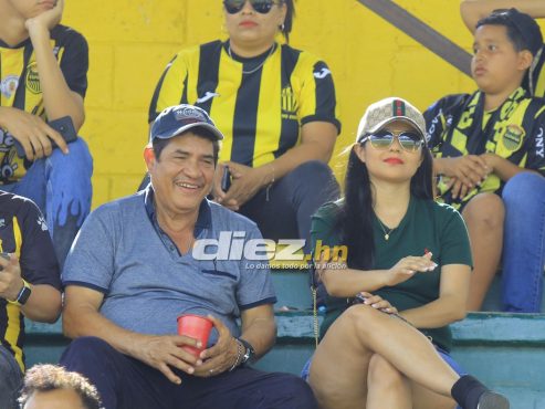La afición del Real España se hace presente en el Estadio Humberto Micheletti de El Progreso.