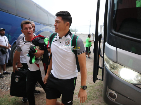 La llegada del “Chelito” Martínez al estadio Carlos Miranda de Comayagua. FOTO: Andro Rodríguez.