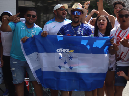 Ambientazo en las afueras del Bank of America Stadium de Charlotte, Carolina del Norte. FOTO: Mauricio Ayala.