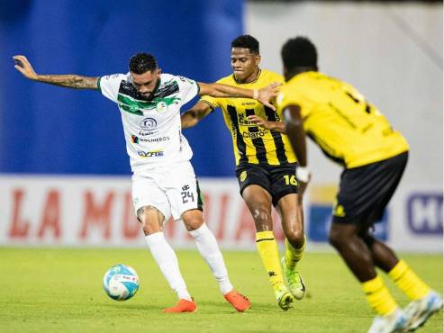Real España perdió 0-2 ante Juticalpa en el Estadio Francisco Morazán. FOTO: Mauricio Ayala.