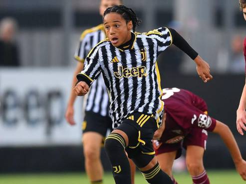 Luis Gabriel, hijo de David Suazo, milita en el equipo Sub-16 de la Juventus de Italia.