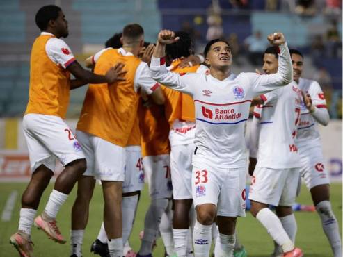 Olimpia terminó venciendo a Real España en el inicio de la triangular del torneo Apertura. FOTOS: Neptalí Romero | Yoseph Amaya.