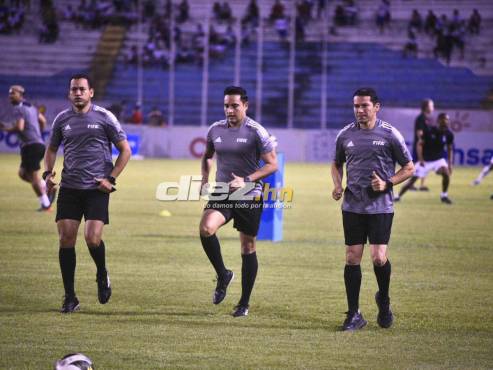 Los réferis encargados de impartir justicia en el Olímpico de SPS. FOTOS: Mauricio Ayala | Héctor Edú | Neptalí Romero.