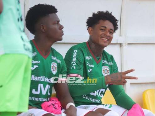 Sacaza en el banquillo del CD Marathón ante Juticalpa por la fecha tres del Apertura 2024. FOTO: Mauricio Ayala.