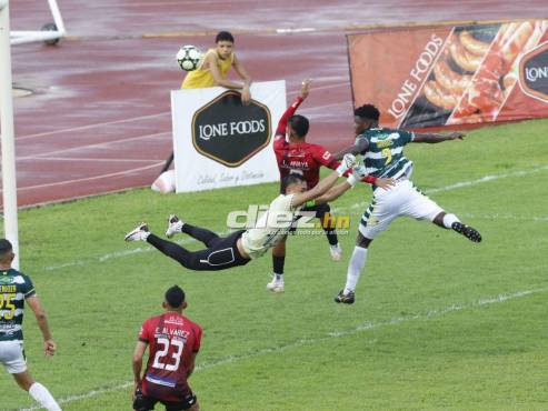45+2’: FINAL DEL PRIMER TIEMPO: LONE 1-0 JUTICALPA FC. FOTO: Neptalí Romero.
