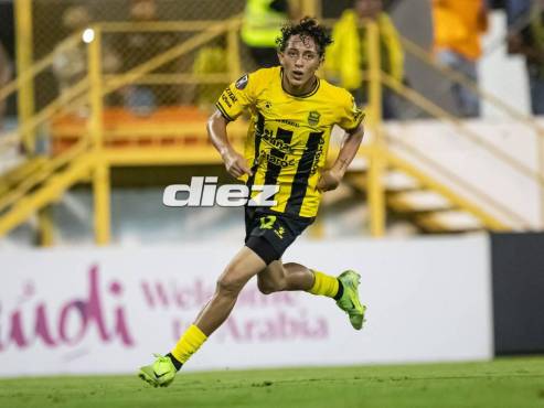 Así celebró Nixon Cruz el tercer gol del Real España, que les daba el pase a la siguiente ronda de Copa Centroamericana.