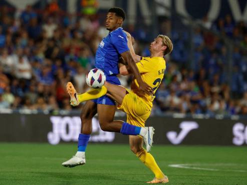 Choco Lozano vio minutos en los partidos ante Barcelona (0-0) y Girona (0-3)