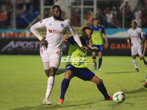 Yustin Arboleda rozó la celebración del segundo gol de Olimpia ante Olancho FC en el Nacional Chelato Uclés. FOTO: Andro Rodríguez.