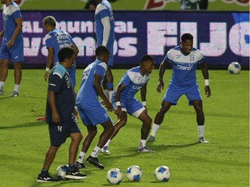 Honduras recibe a Nicaragua en el Estadio Nacional Chelato Uclés. FOTOS: Marvin Salgado | David Romero.