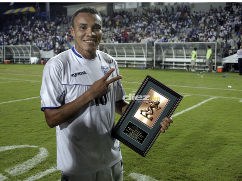 En la Selección de Honduras siempre puso alma, vida y corazón. A su carrera solo le faltó un mundial adulto.
