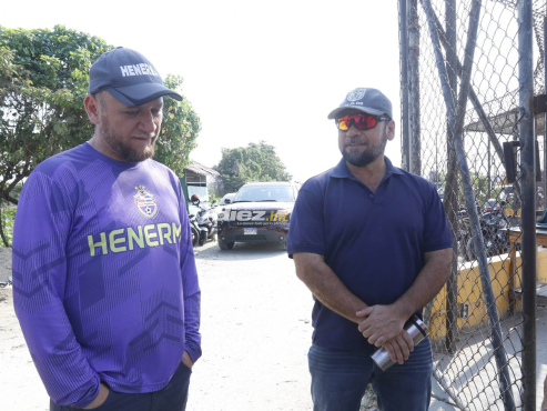 En la imagen dos de los cuatro hijos que engendró Néstor Matamala. FOTO: Neptalí Romero.
