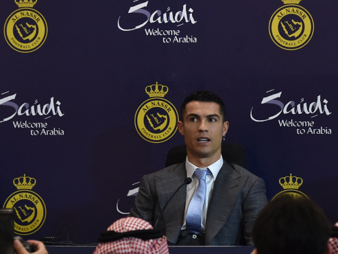 Cristiano Ronaldo en su primera conferencia de prensa con el Al-Nassr de Arabia Saudita.