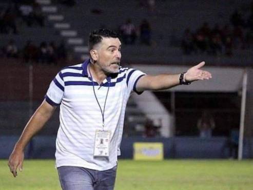 Fernando Araújo llegará a tratar de levantar el barco canechero.