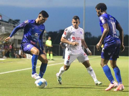 Edwin Rodríguez anotó uno de los seis golde Olimpia ante Port Layola por la Copa Centroamericana.