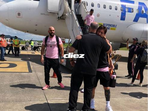Leo Messi tocó suelo hondureño a las 11:00 AM. ¡El Rey del fútbol arribó a Honduras! FOTOS: Mauricio Ayala | Neptalí Romero | Yoseph Amaya | Moisés Valenzuela | Héctor Paz.