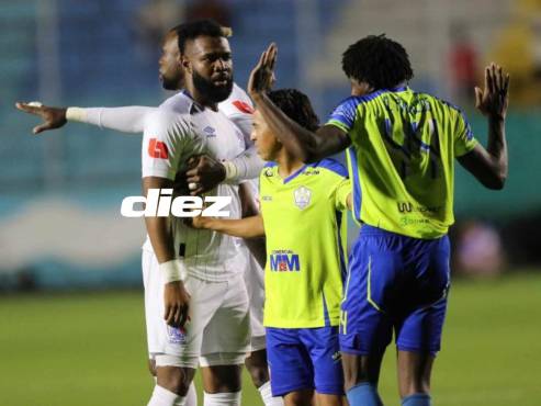 El trámite del partido fue duro para ambos equipos que buscaban conseguir la ventaja.