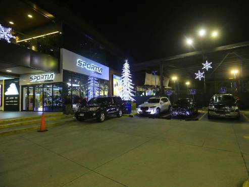 Sportia Pádel Club está ubicado en Merendón Place, San Pedro Sula.