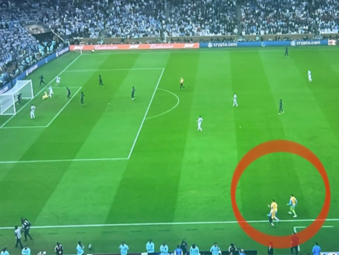 El duelo de gran final entre Francia - Argentina estuvo marcado por la polémica arbitral tras validar el tercer gol de la Albiceleste.