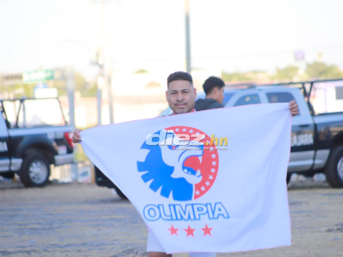 La afición de Olimpia se está haciendo presente en el Estadio Jalisco de Guadalajara; los “Merengues” no jugarán solos. FOTO: Karla López.