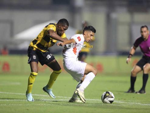 José Mario Pinto asistió en el tercer gol de Olimpia ante Real España en el repechaje. FOTOS: Mauricio Ayala | David Romero.