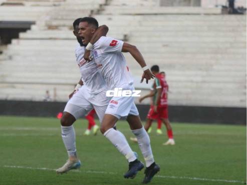 Así lo celebró Emanuel Hernández con los colores de Olimpia. FOTO: David Romero.