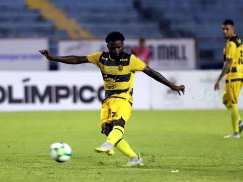 Elison Rivas destacó en Real España, marcó goles y se ganó ser convocado a la Selección de Honduras.
