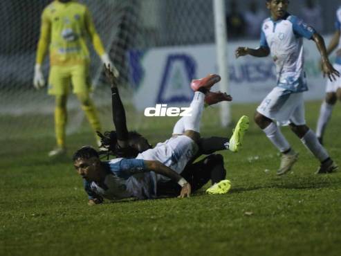El penal que le cometieron al Independiente en la semifinal de vuelta. FOTO: NEPTALÍ ROMERO.