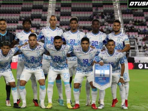 Así salió la Selección de Honduras ante Islandia en el DRV PNK Stadium de Miami. FOTO: DEPORTE TOTAL USA.