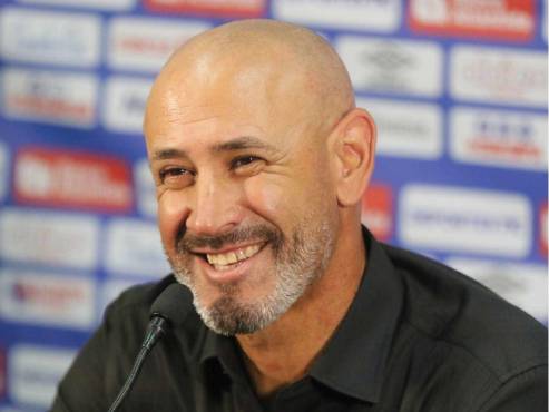 Eduardo Espinel se mostró tranquilo a pesar del empate de Olimpia ante Juticalpa FC. Foto: David Romero.