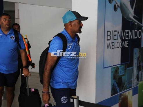 La llegada de Ninrod Medina, DT del Motagua, tras el triunfo ante Verdes por Copa Centroamericana. FOTO: David Romero.