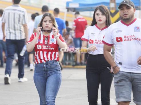 Las bellas chicas engalanaron la gran final del torneo Clausura 2024 de la Liga Nacional de Honduras. FOTOS: Mauricio Ayala | Marvin Salgado.