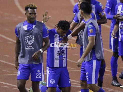 La celebración de gol de Óscar Barrios en el estadio Olímpico ante Real España. FOTO: Neptalí Romero | Mauricio Ayala.