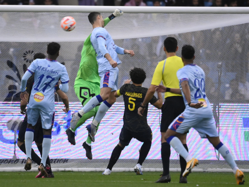 La acción en el que Cristiano Ronaldo sufrió un duro golpe con el brazo derecho de Cristiano Ronaldo.