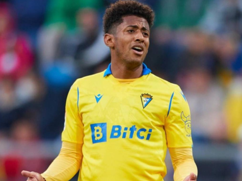 Choco Lozano vive su peor racha desde que llegó al Cádiz. El delantero de la Bicolor sigue trabajando a tope para romper la sequía.