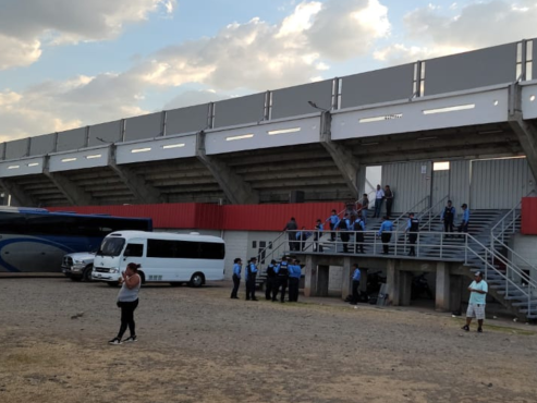 Todo listo en el Estadio Carlos Miranda de Comayagua, ciudad donde se desarrollará el partido entre Motagua - UPN en duelo que inicia a las 7 de la noche.