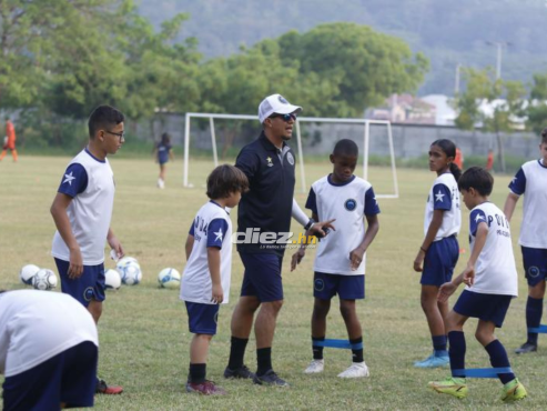 La Academia POVOA entrena en las canchas de Campisa, los días martes a sábado. A mediados del 2023 viajará a Portugal para disputar un torneos contra clubes del país luso. FOTO: Neptalí Romero.
