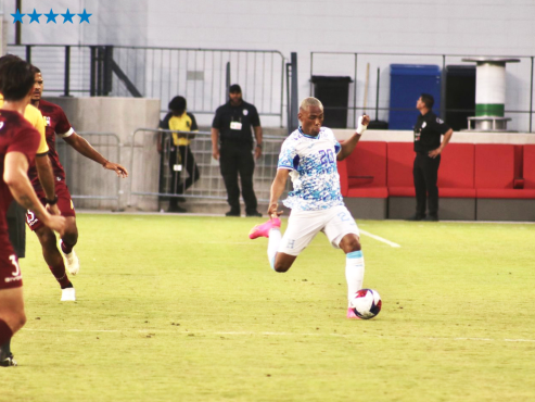 Honduras, con desafortunado autogol de “Buba” López, cae ante Venezuela y aumenta la incertidumbre previo a la Copa Oro