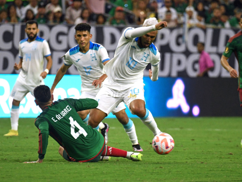 Una Honduras sin pies ni cabeza es goleada por México en su estreno en la Copa Oro