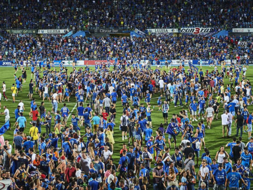 Aficionados del Getafe y Tenerife invadieron el Coliseum Alfonso Pérez en partido de playoffs por e boleto a la Liga Española en 2017.